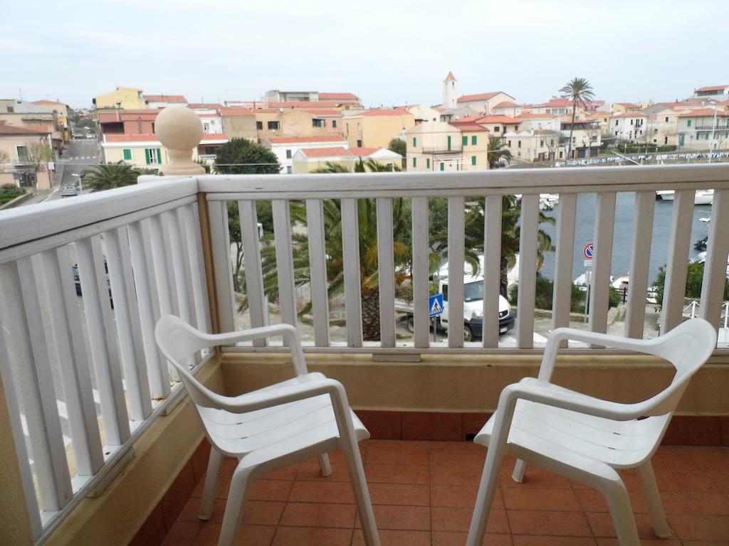 Lina Hotel Stintino Exterior foto