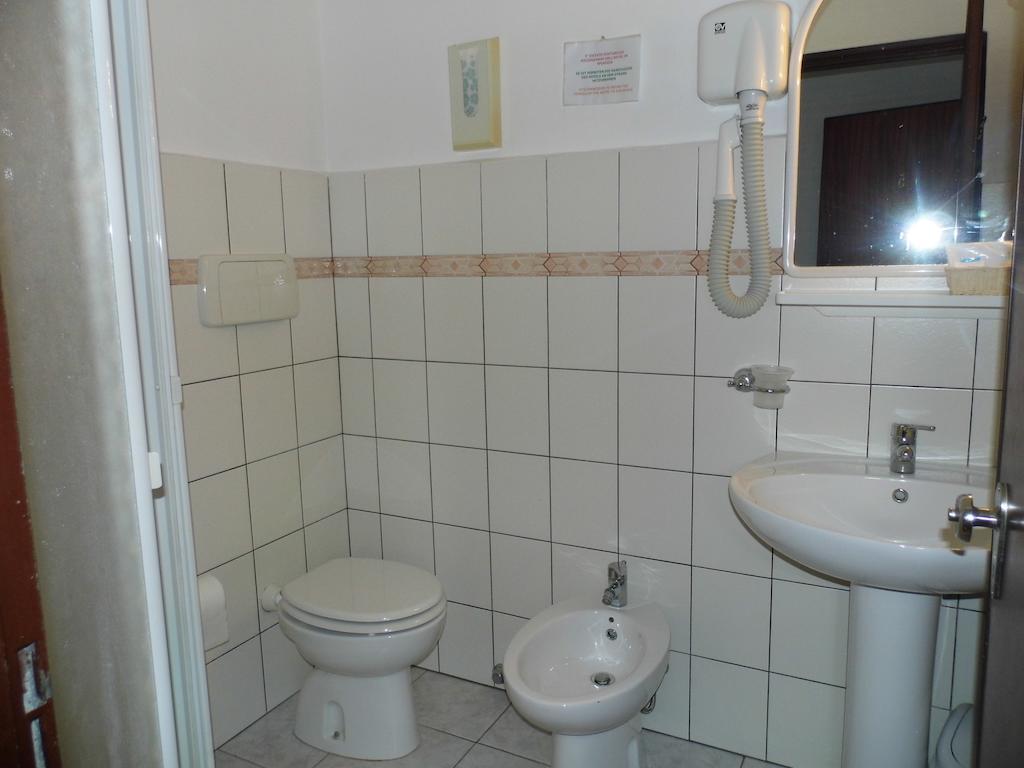 Lina Hotel Stintino Zimmer foto